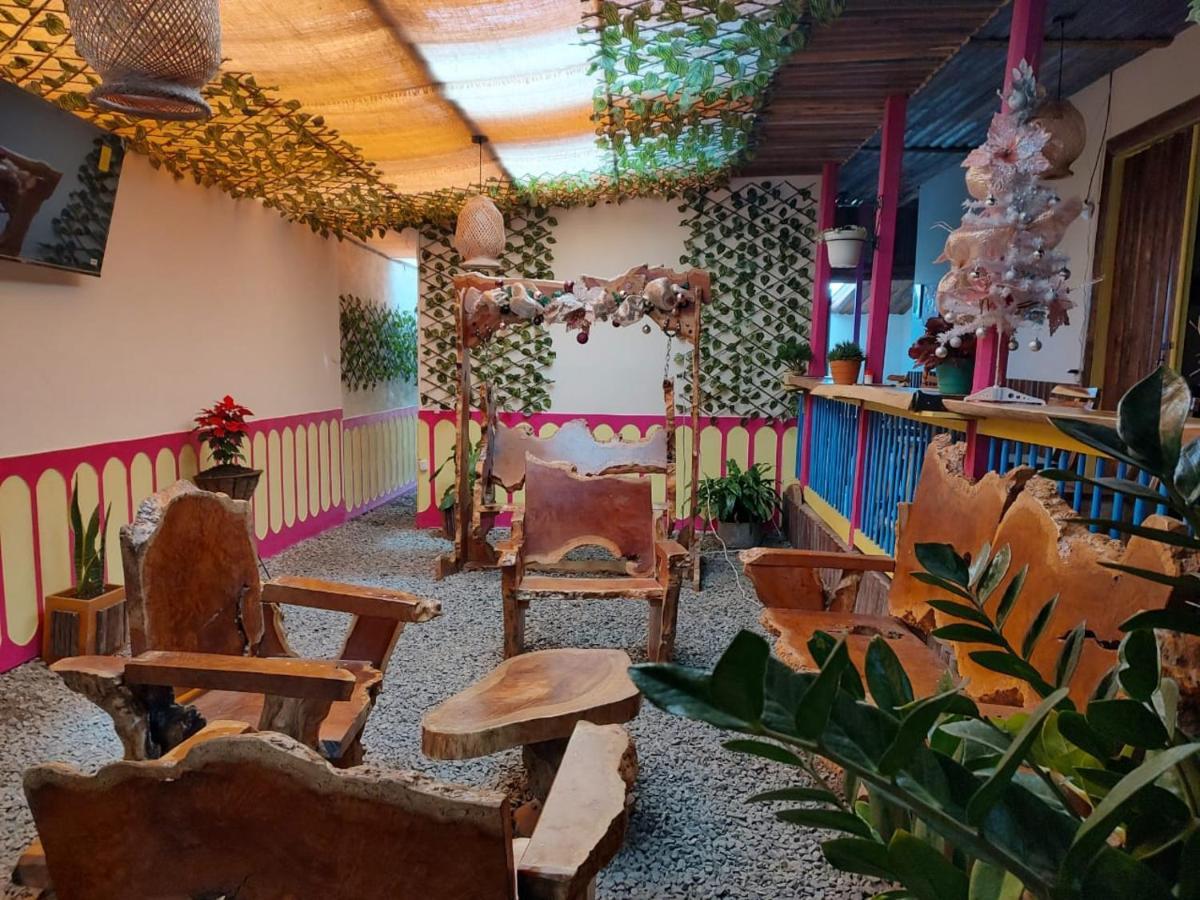 Hostal Casa Madrigal Pensión *