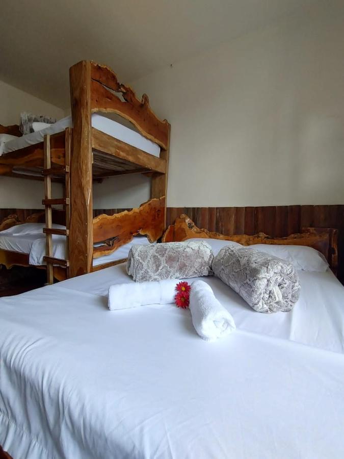 Pensión Hostal Casa Madrigal *